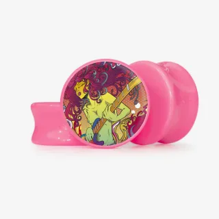 Imagem do Plug It Rocks com estampa de mulher de cabelo rosa tocando baixo