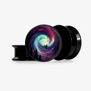 Plug Viagem Espacial Base com estampa galáctica em fundo escuro