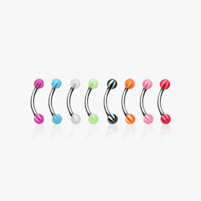 Piercing curvo aço cirúrgico prateado com bolinha acrílica estilo pirulito