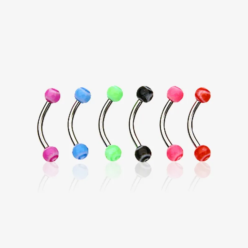 Piercing curvo de aço cirúrgico prateado com bolinhas candy color translúcidas para sobrancelha