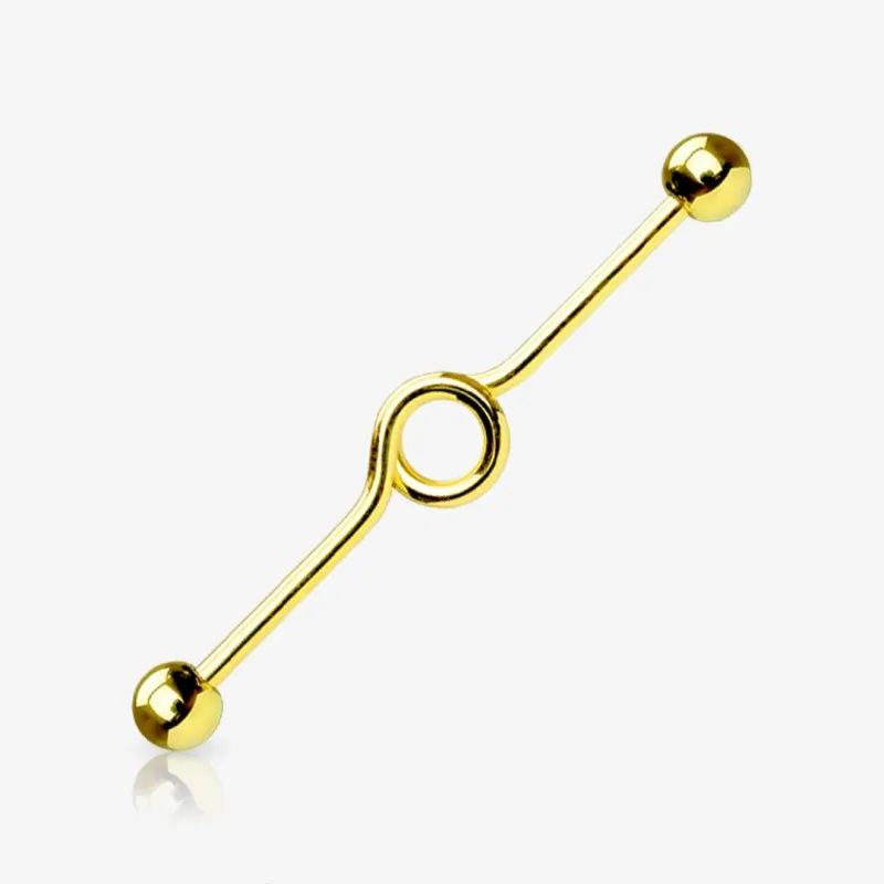 Piercing Transversal Círculo dourado em aço cirúrgico com design minimalista