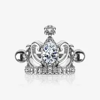 Piercing Hélix Tiara com brilho delicado e design elegante