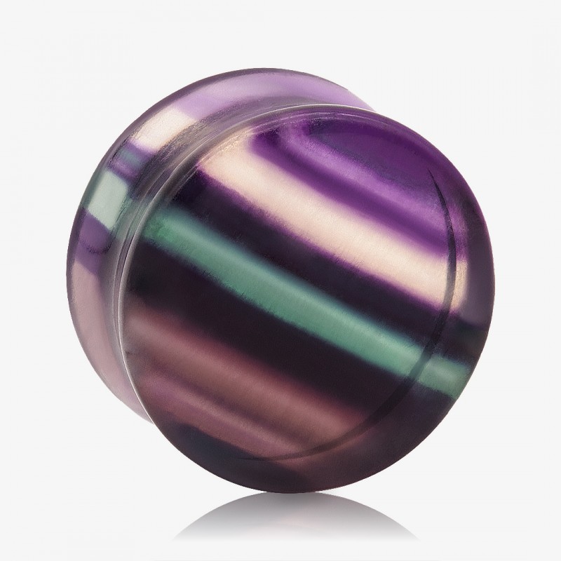 Plug de Pedra Fluorita natural com acabamento plano e variação de cores translúcidas