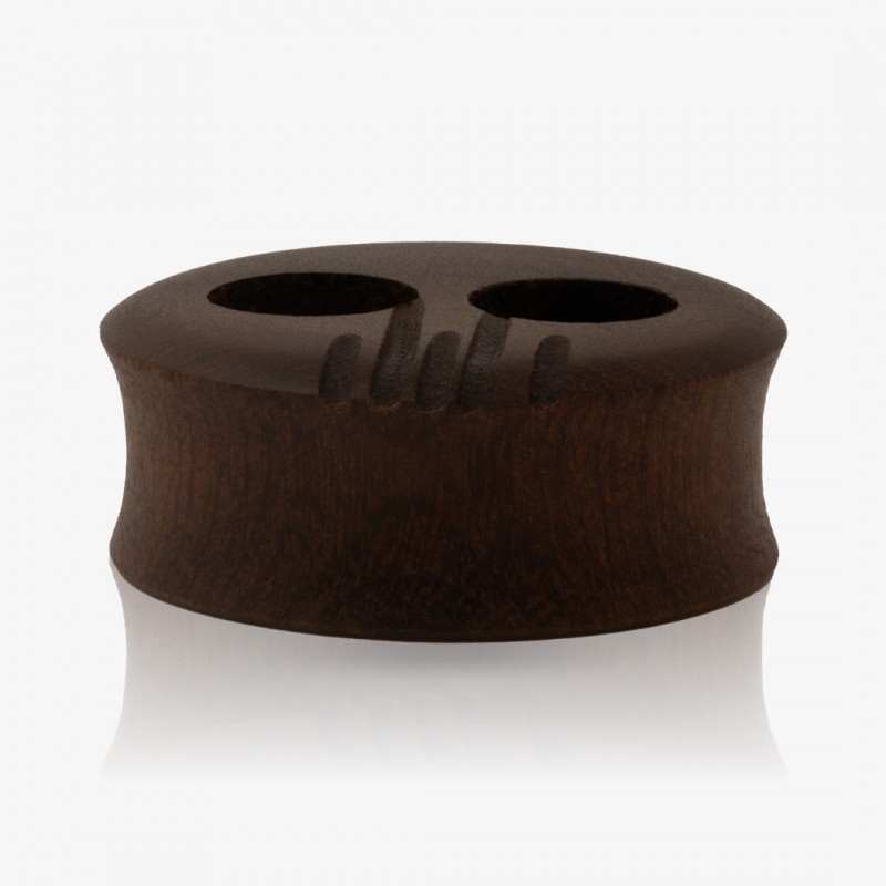 Plug Artesanal de Madeira Imbuia - Caveira - Artesanais