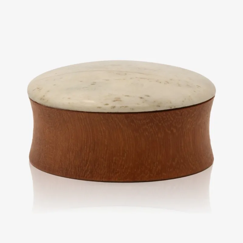 Plug Artesanal de Madeira Imbuia - Osso - Artesanais