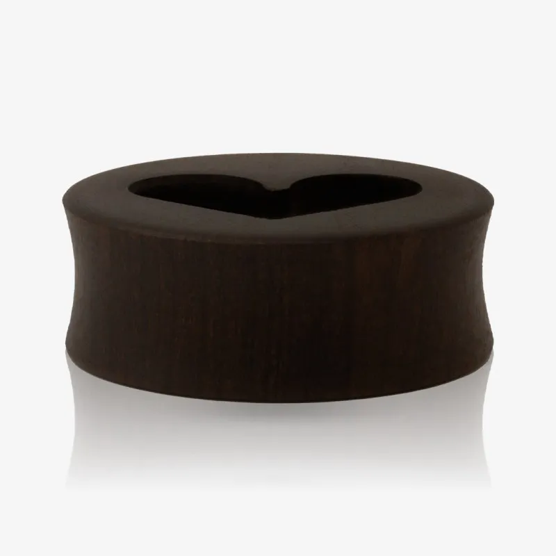 Plug Artesanal de Madeira Imbuia - Coração - Artesanais