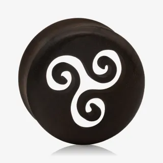 Plug Artesanal de Madeira Imbuia - Triskle Vazado - Artesanais