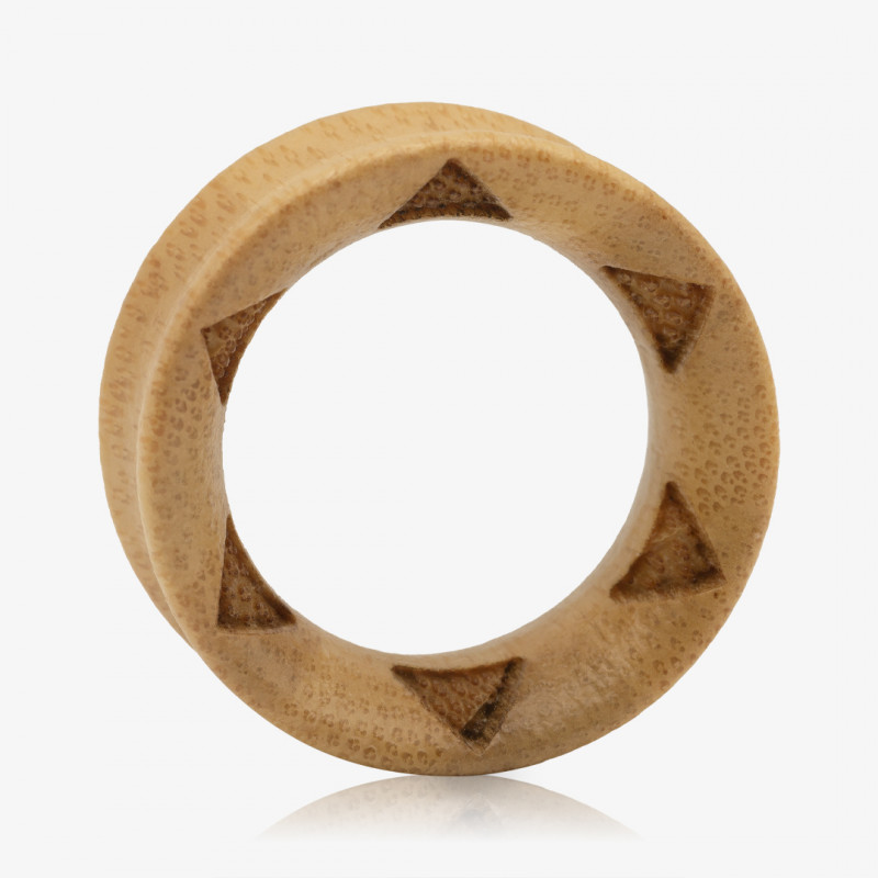 Alargador de Bambu Triângulos com gravações artesanais em estilo tribal