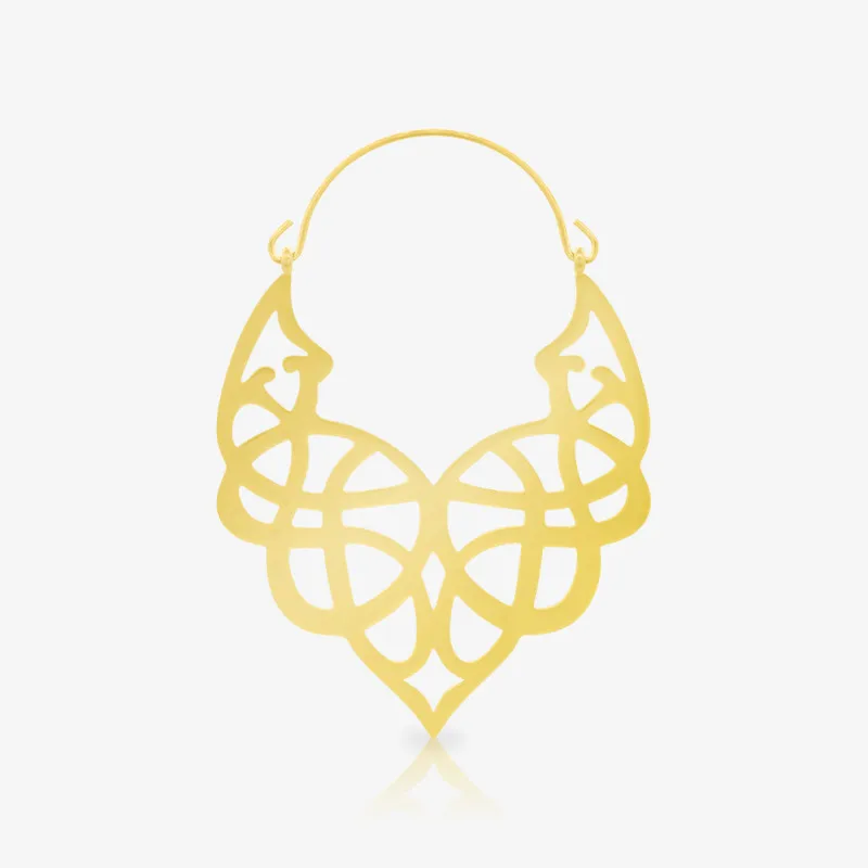 Brinco Arabescos Dourado Unidade com detalhe ornamental feminino