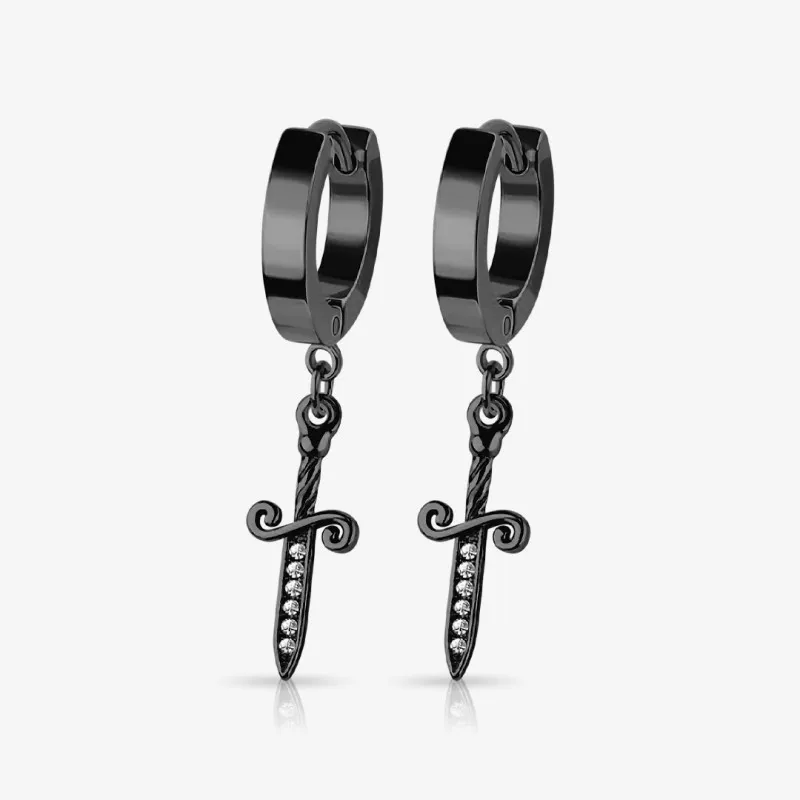 Brinco Preto Pendente Adaga com zircônias brilhantes