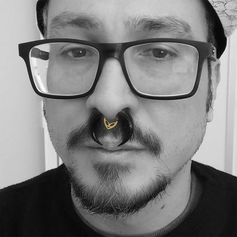 Piercing Dobrável Alienígena Dourado com Estilo Espacial