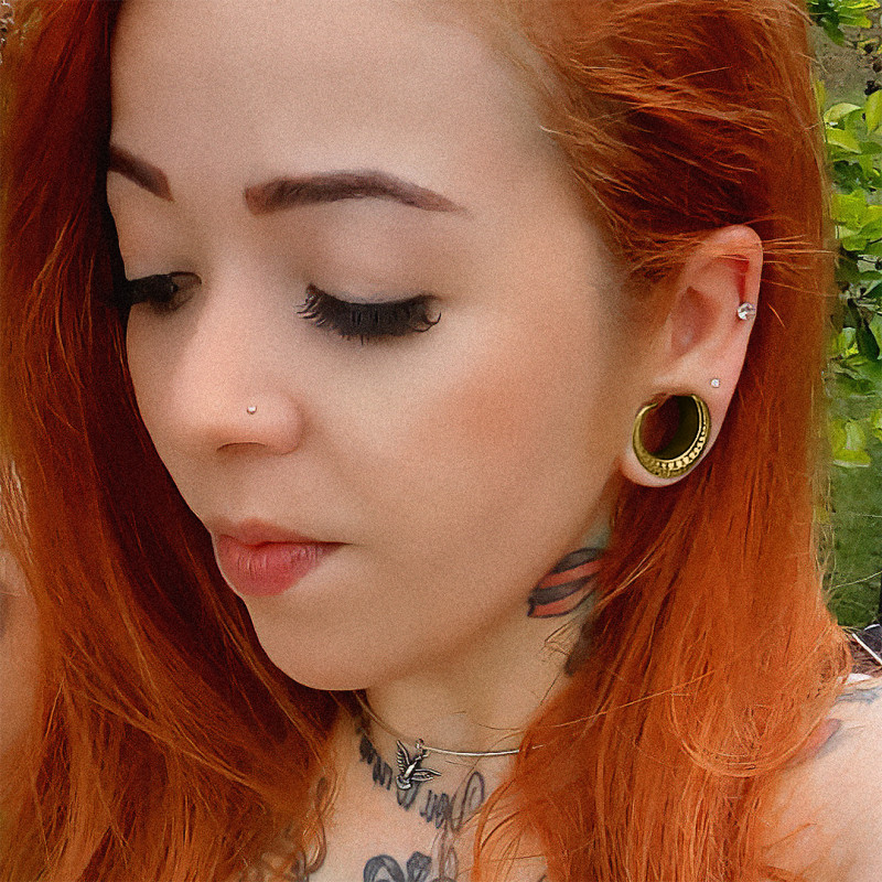 Plug Vintage em Aço Cirúrgico Dourado: Elegância | ALARGS