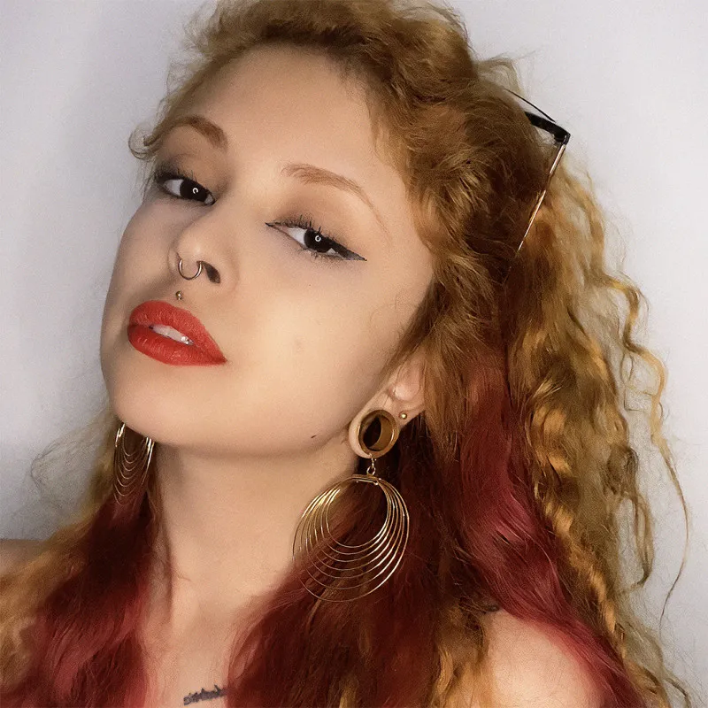 Piercing Labret Monroe Bolinha Aço com acabamento prateado