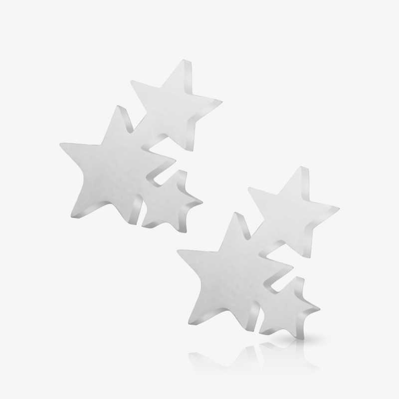 Brinco Constelação Par em aço cirúrgico com design de estrelas delicadas