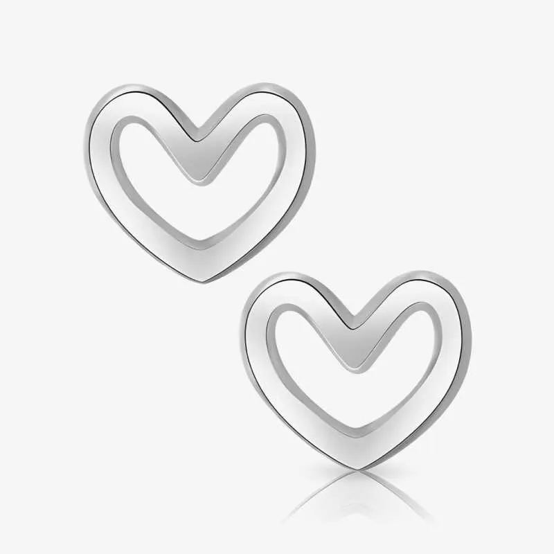 Brinco de Prata Coração delicado e romântico com acabamento minimalista