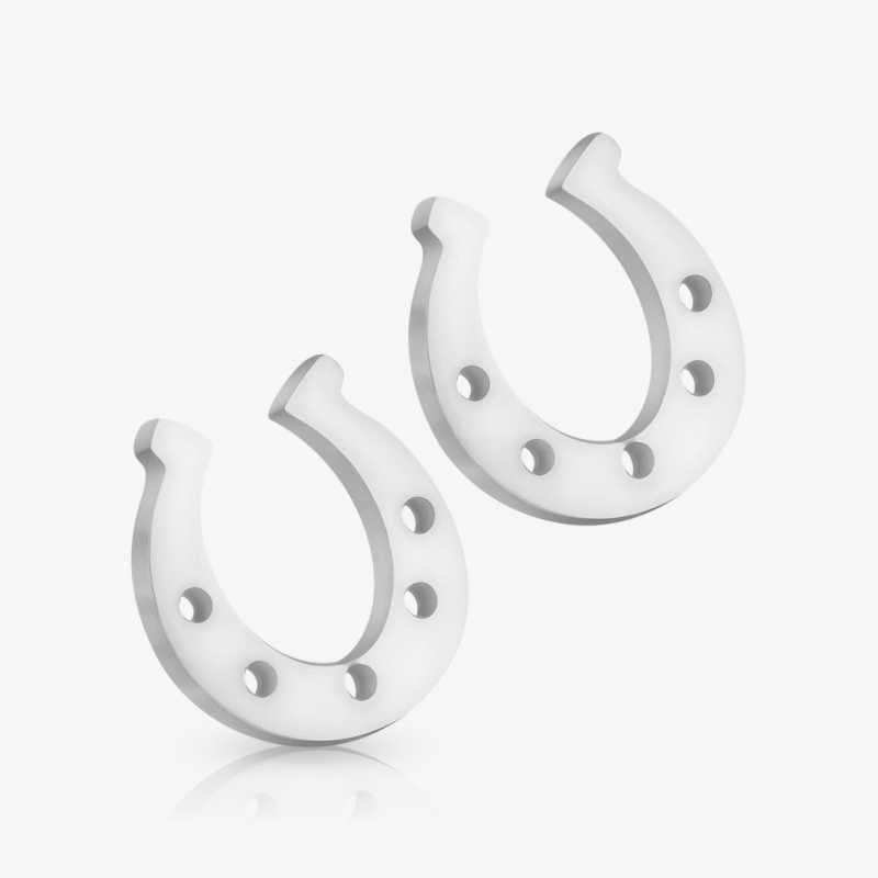 Brinco ferradura par em aço cirúrgico prateado com design minimalista
