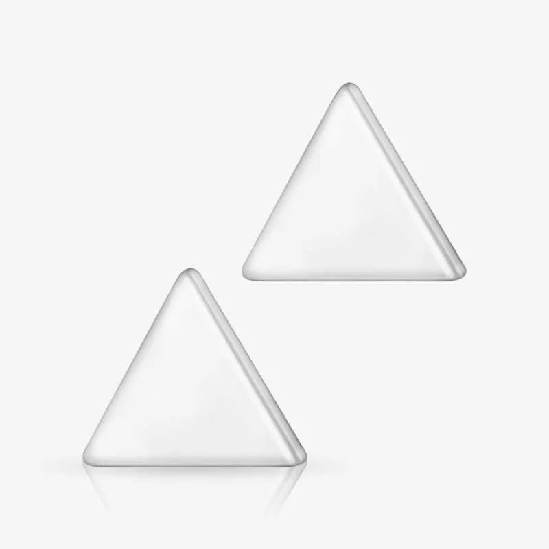 Brinco Triângulo Par em aço cirúrgico prateado com design geométrico e minimalista