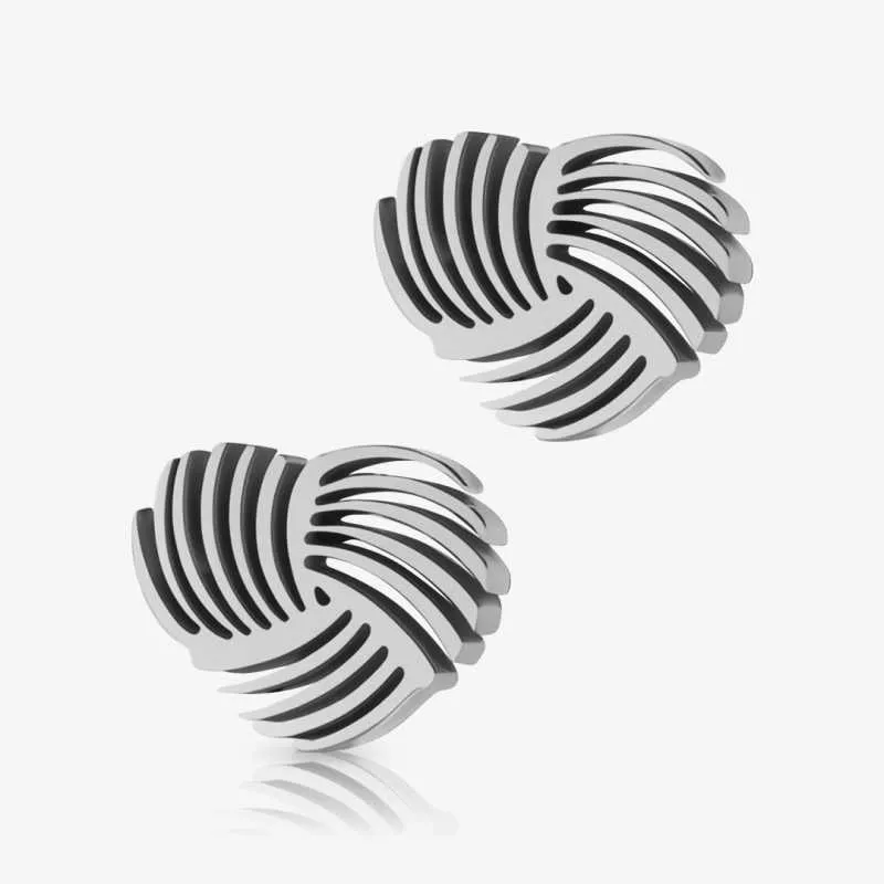 Brinco Impressão do Amor com pegadas formando um coração delicado