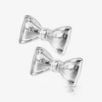 Brinco de Prata Laço com design delicado e feminino