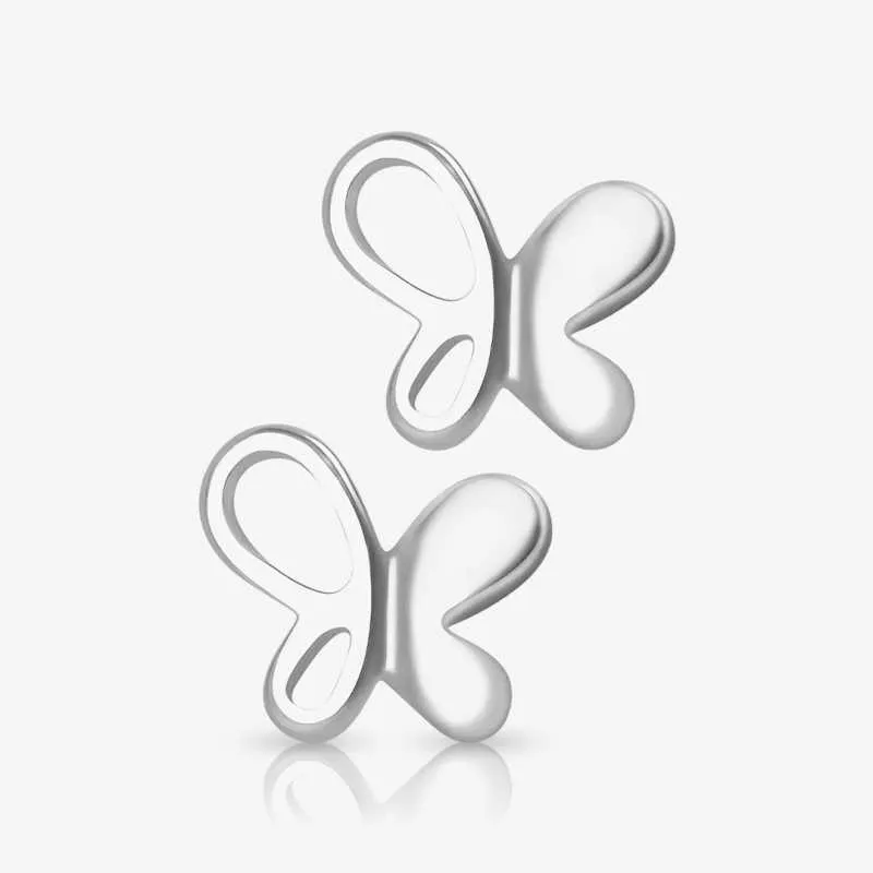 Brinco de prata borboleta em formato delicado e feminino, vendido em par