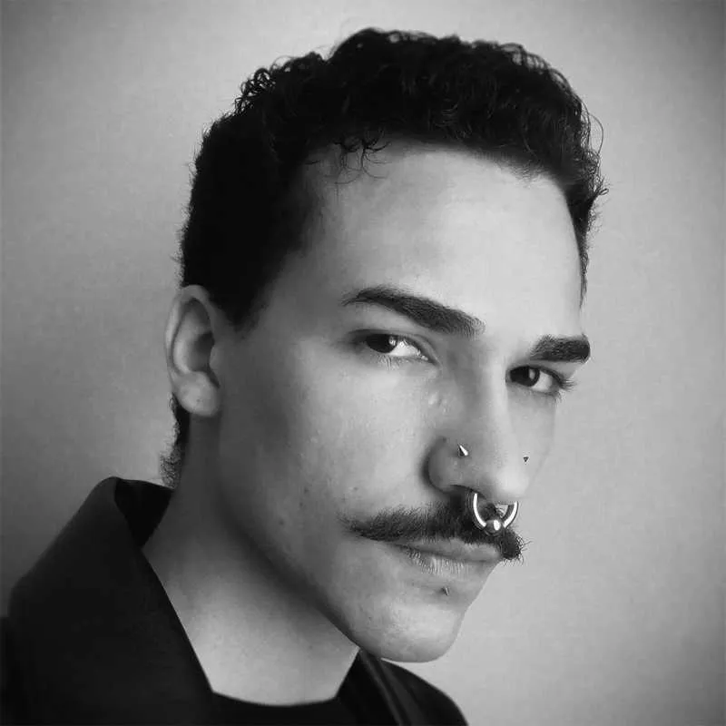 Piercing Labret Monroe Bolinha Aço com acabamento prateado