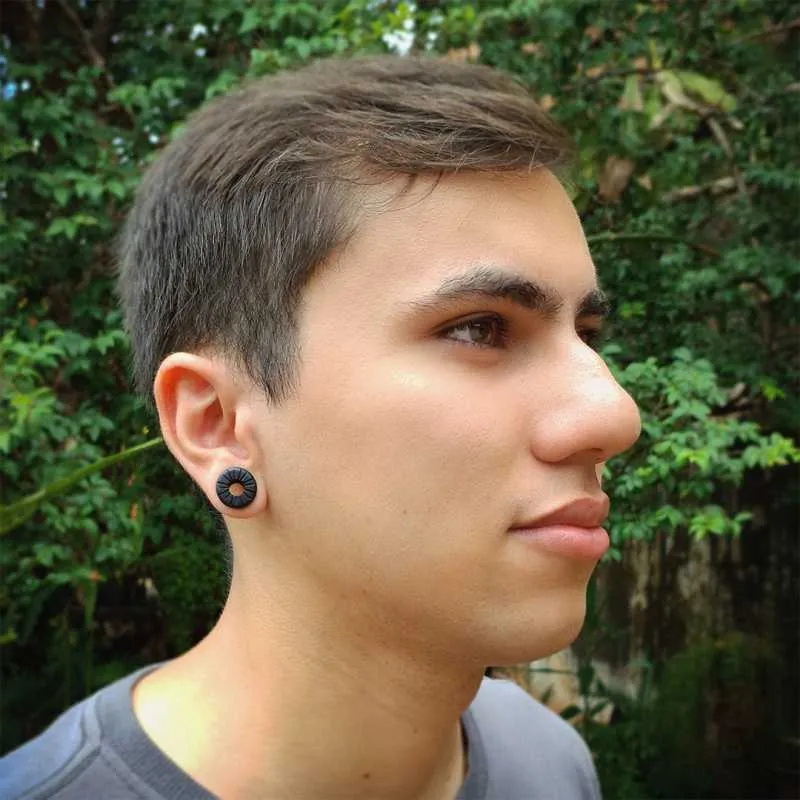 Plug Artesanal de Madeira Imbuia - Flor é na ALARGS