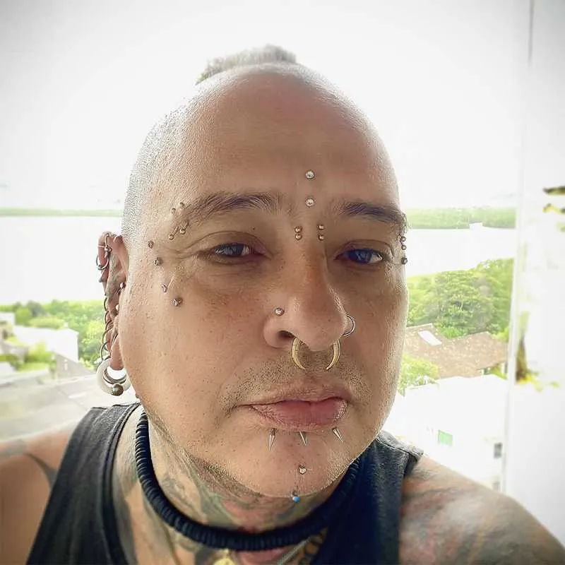 Piercing Argola de Aço Clicker Preto com Fecho Seguro