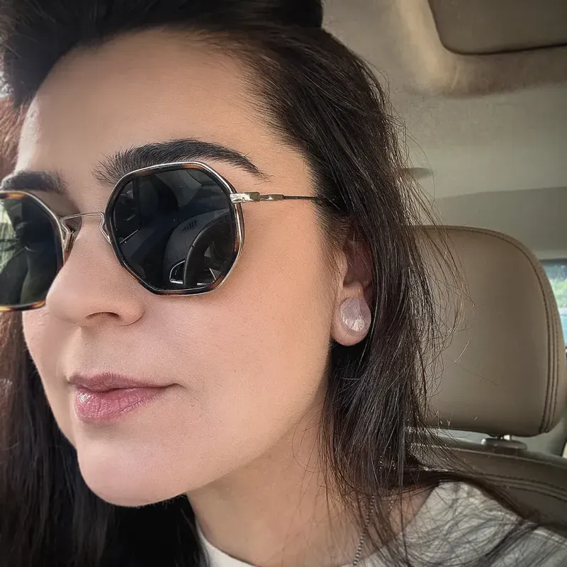 Plug Pedra Quartzo Rosa com Acabamento Natural e Artesanal