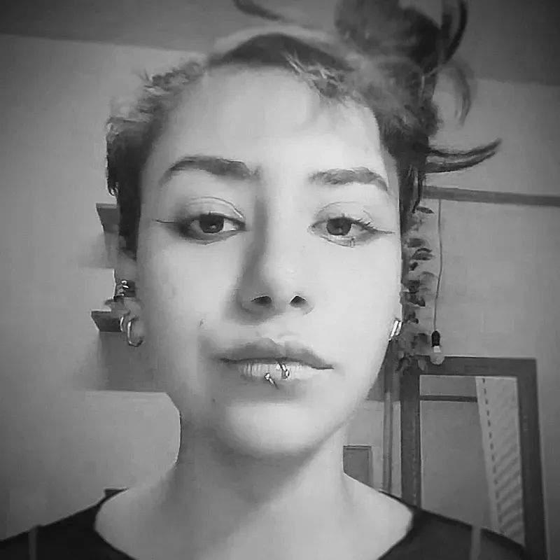 Piercing Espiral Prateado Bolinha em Aço Cirúrgico – ALARGS