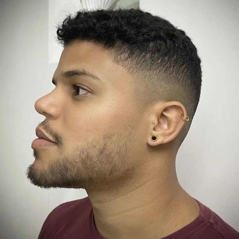 Alargador Aço Cirúrgico Dourado Flangeado: Elegância