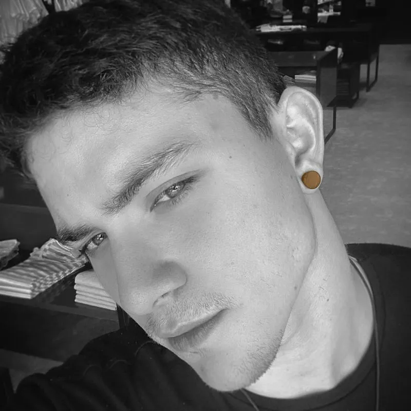 Plug Artesanal de Madeira Imbuia: Tom Escuro| ALARGS