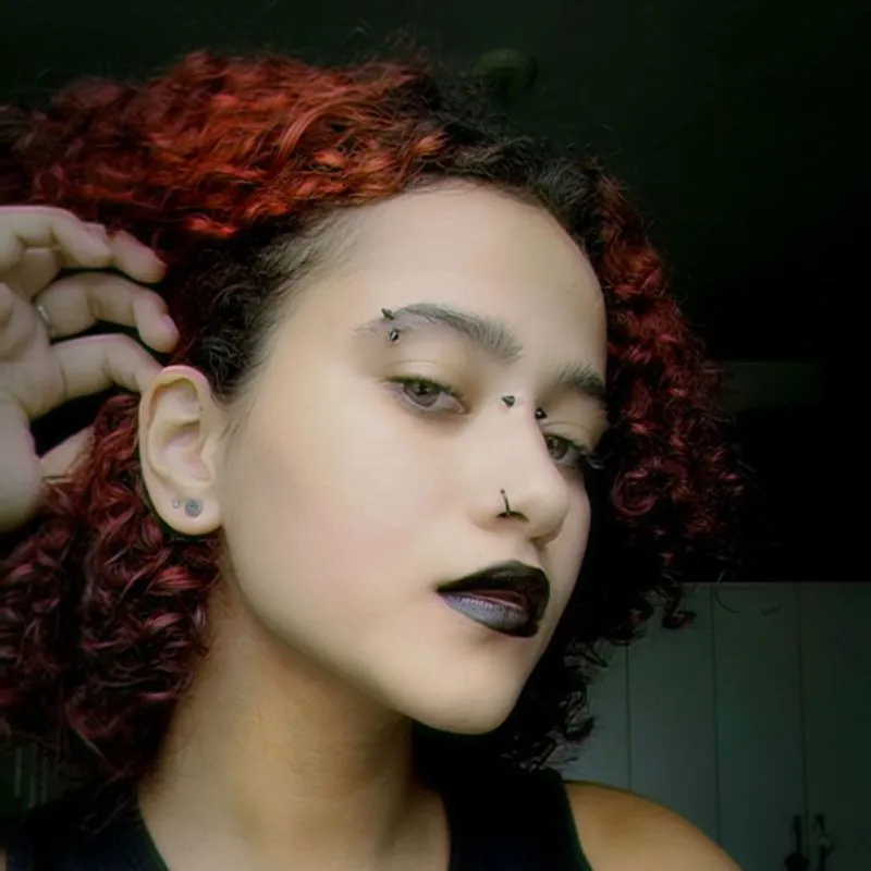 Piercing Curvo Spike para Sobrancelha em Aço Preto – ALARGS