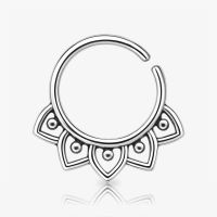Piercing Septo Prateado com Pétalas – Estilo Indiano