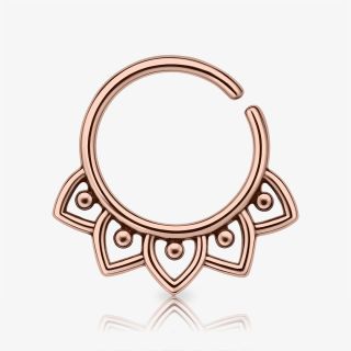 Piercing septo rosê com design de pétalas delicadas em aço cirúrgico