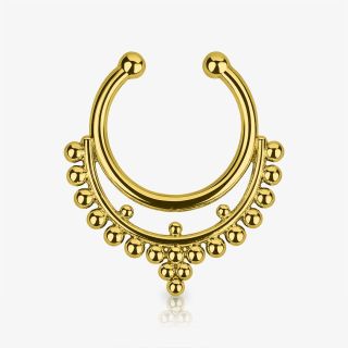 Piercing Falso Septo Indiano dourado com design delicado e acabamento artesanal