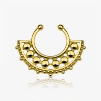 Piercing Septo Falso Indiano dourado com estilo marcante