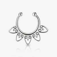 Piercing Septo Falso Indiano com design de pétalas delicado