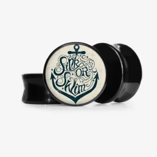 Plug Sink or Swim com estampa de boia salva-vidas em fundo azul